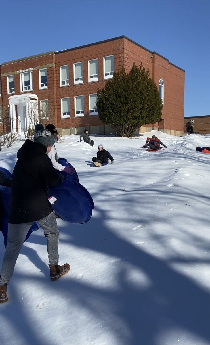 mrwhiteaj's tweet photo. Lots of action on the hill at PA! Looking forward to a beauty week outside ❄️ https://t.co/NMFZl3BOwE