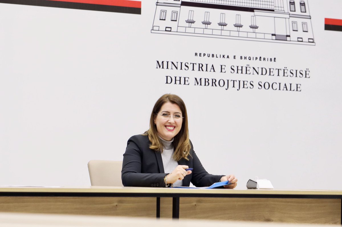 GManastirliu's tweet image. 🙏🏼 Falenderim nga zemra për mjekët që prej tre vitesh ofrojnë shërbim shëndetësor ne spitalet rajonale e bashkiake. 

E gëzuar që një pjesë prej tyre, pas përfundimit të kontratës tre vjeçare, do të vijojnë të punojnë në këto spitale.

#Bashkë 🤝#PërShëndetësinëQëDuam ☀️