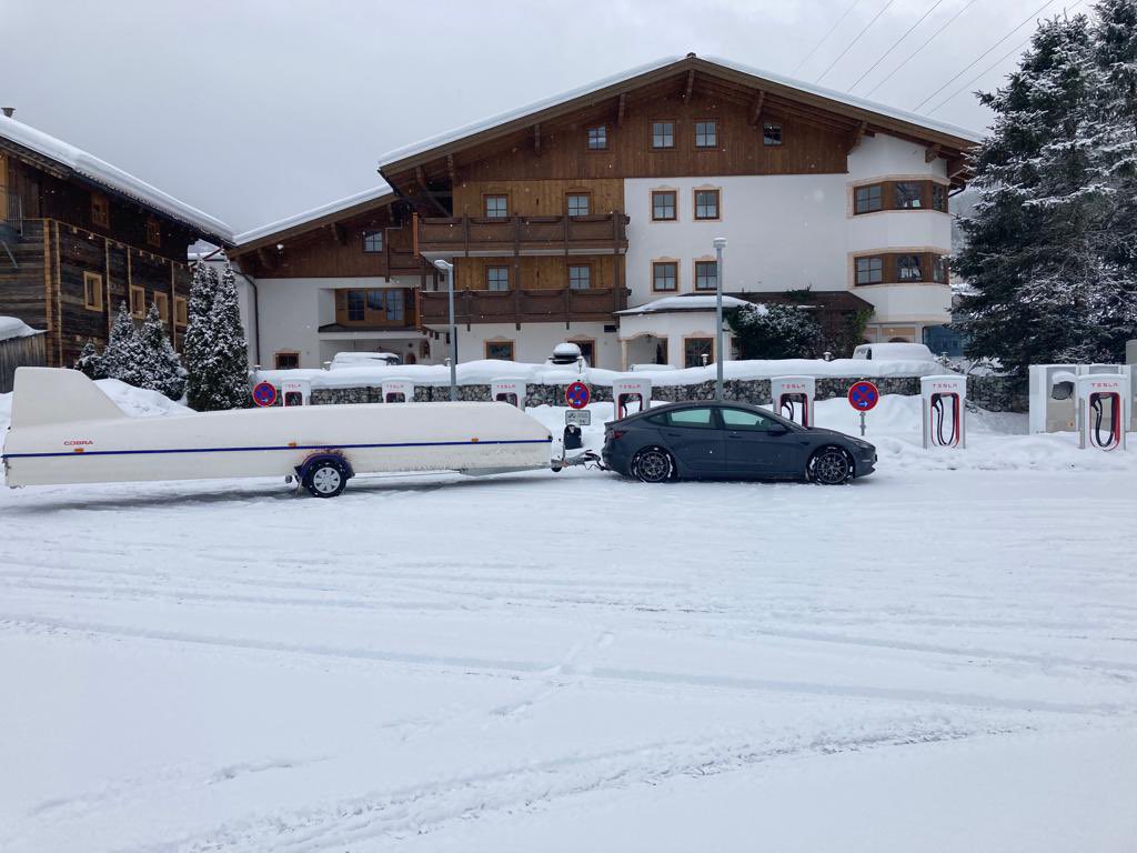 Schevron's tweet image. Hello @elonmusk how about an option while route planing to avoid certain Superchargers when the Car is in Trailermode. Especially SCs in underground car parks are mostly not accessible at all with a trailer