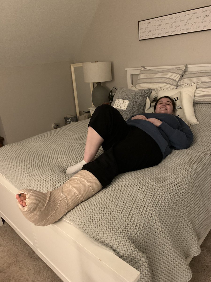 lisabass1's tweet photo. This superwoman daughter of ours crawled all the way upstairs at her house to practice going to sleep in her bed. Soon she will be able to sleep with her kitty. #proudofher #sostrong #determined #brokenankle #surgerywarrior https://t.co/HnDi9fLgOV