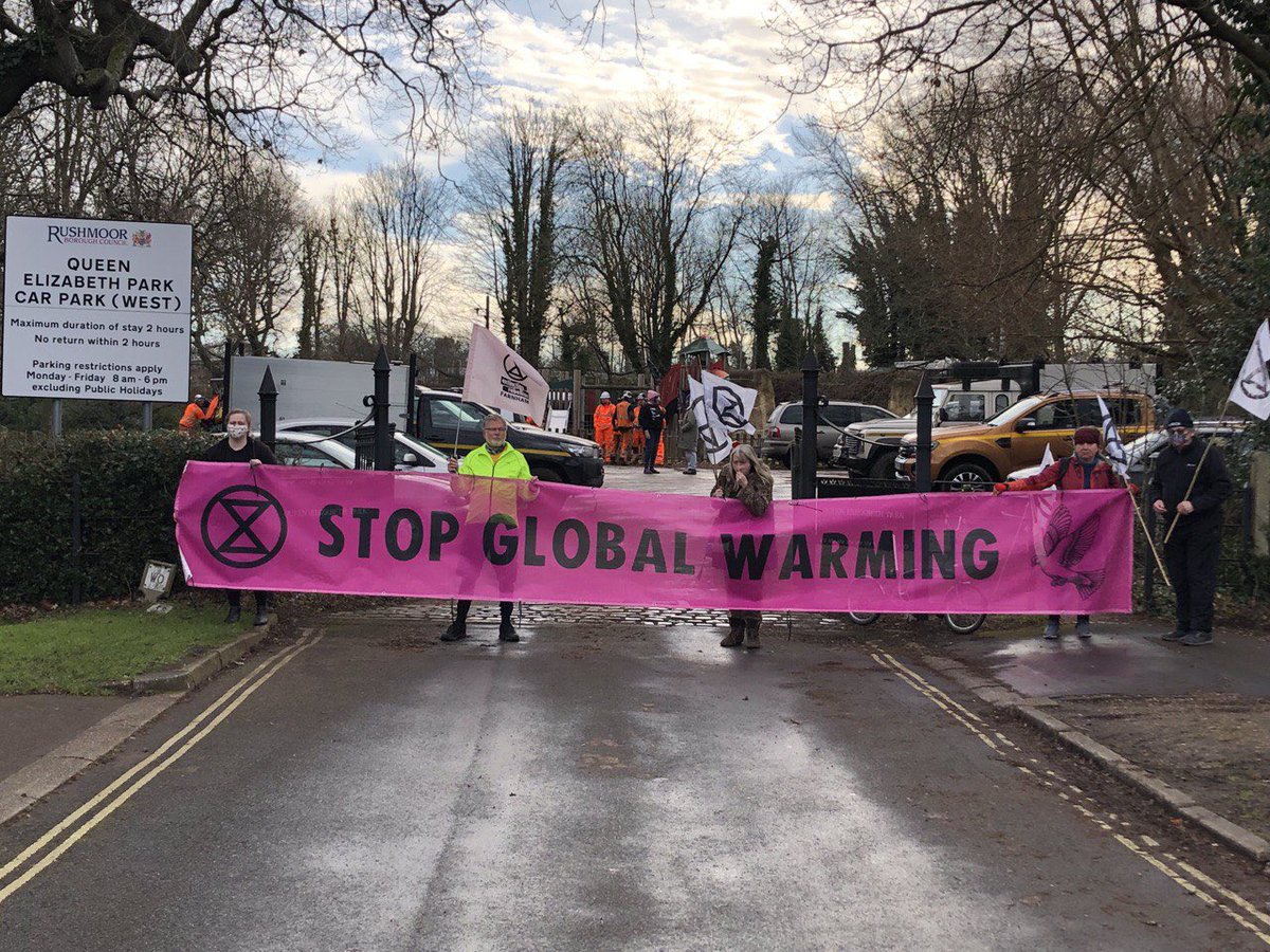 pots_andpansies's tweet photo. Esso and their trucks drove of today when @XR_FFC and I protested there tree cutting plans for Queen Elizabeth park โผ๏ธ https://t.co/pA4FbANytQ