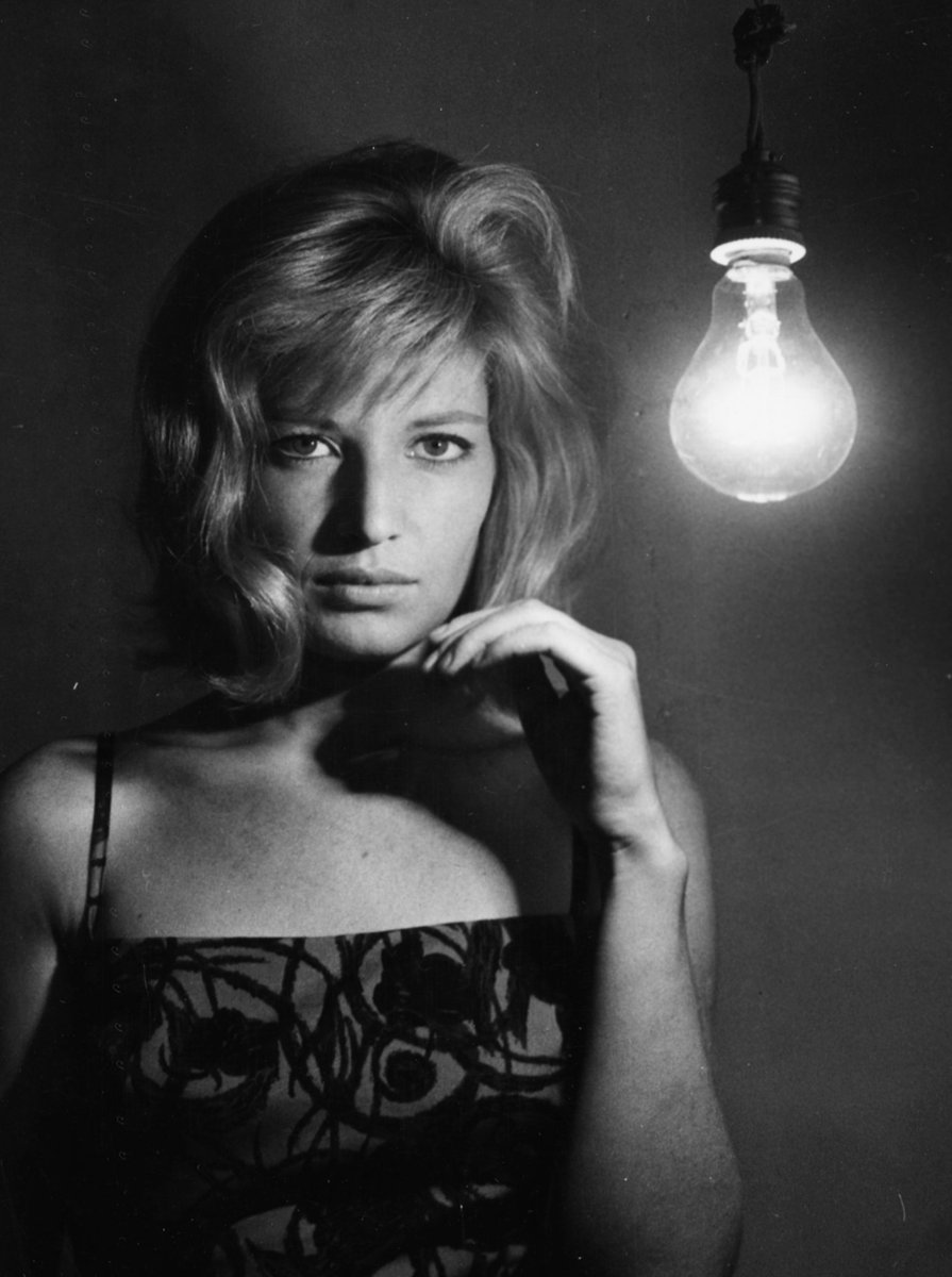 mubinotebook's tweet image. Monica Vitti, Italian actress best known for her work with Michelangelo Antonioni, Luis Buñuel and Ettore Scola, has died at the age of 90. repubblica.it/spettacoli/cin…
