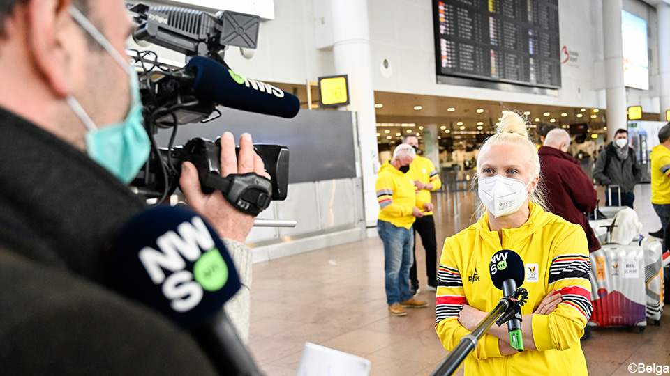 sporza's tweet image. Nieuwe dramatische plotwending voor Kim Meylemans: "Ik moet nog 7 dagen langer in quarantaine buiten het olympische dorp" #Beijing2022 #skeleton 
sporza.be/nl/2022/02/02/…