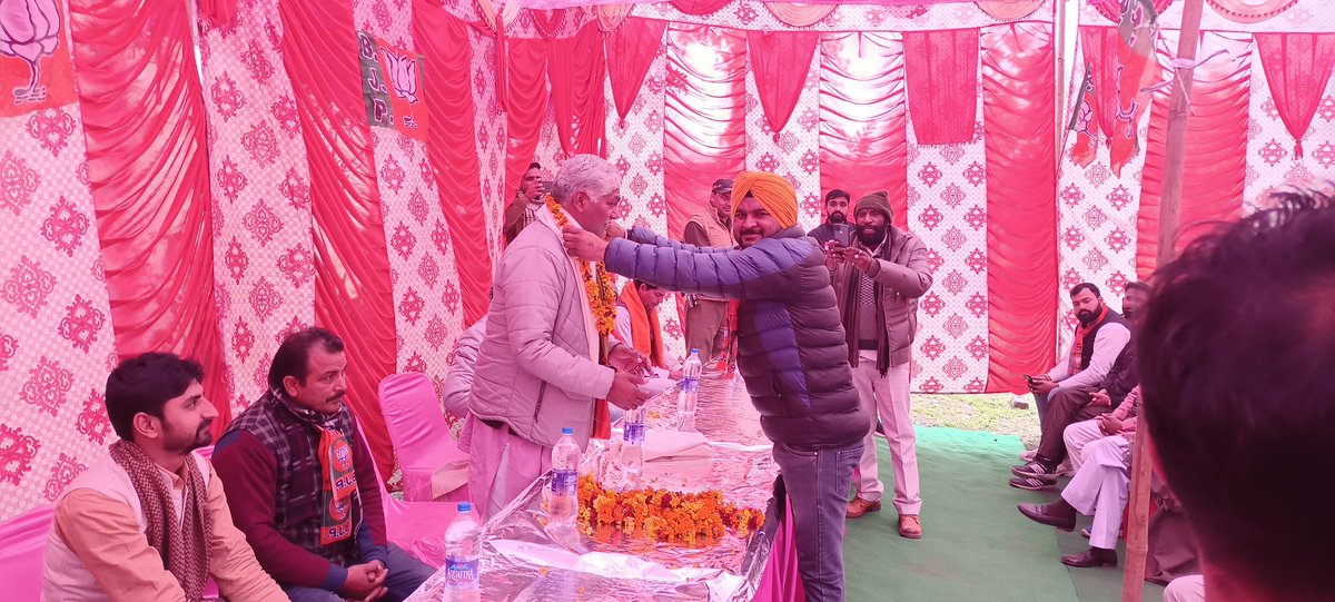 ashoksingh091's tweet photo. बेहट विधानसभा के मुजफ्फराबाद में भारतीय जनता पार्टी प्रत्याशी नरेश सैनी जी के समर्थन में पहुंच कर कार्यक्रम में उपस्थित जनों से अधिक से अधिक संख्या में मतदान करने और कराने की अपील की

 माननीय मंत्री जसवंत सैनी जी, हैदर अली गुर्जर जी का मार्गदर्शन प्राप्त हुआ साथ में दीपक राठौर https://t.co/5rjrycDrod