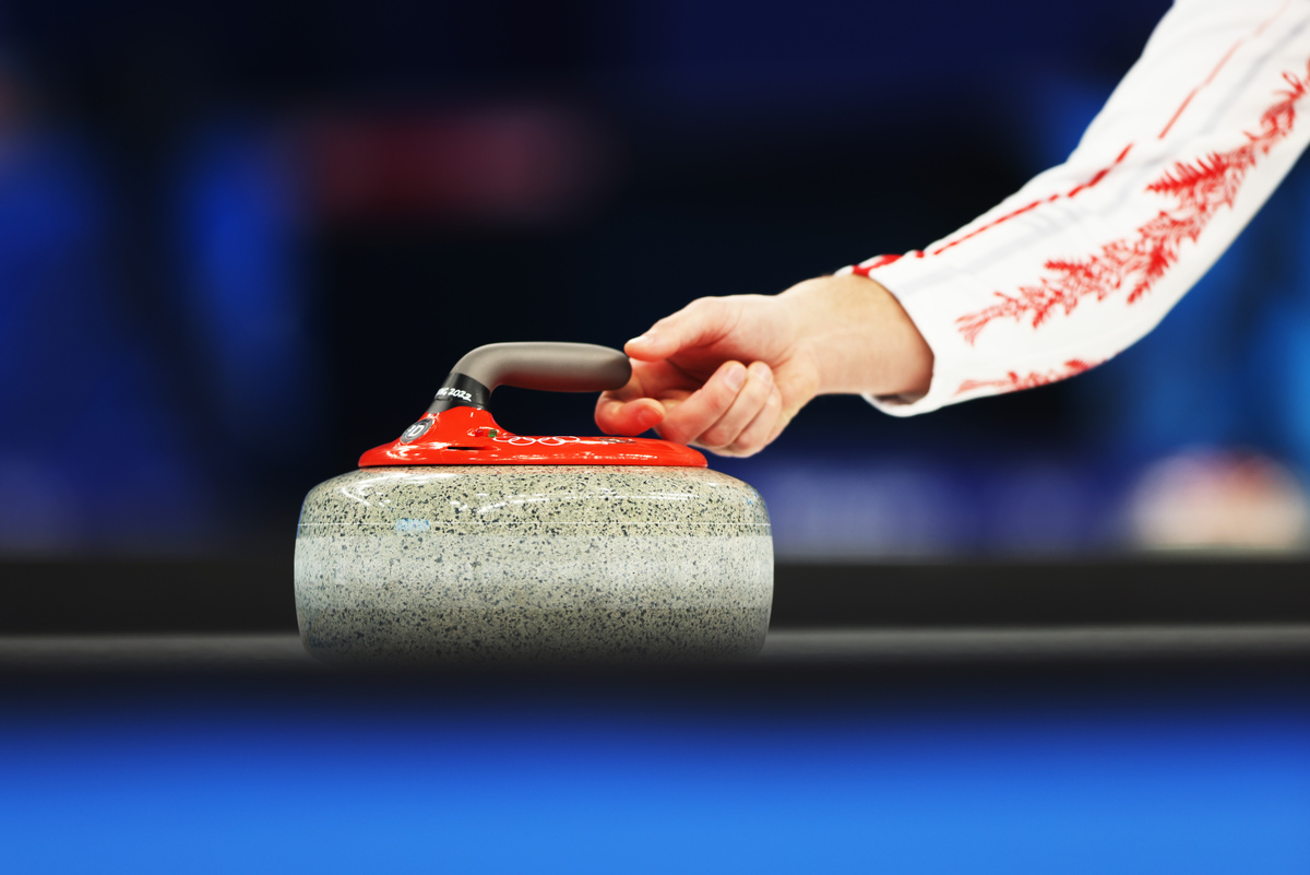 worldcurling's tweet photo. RT if you're watching the first event of the @Olympics 😉

#Curling | #Beijing2022 https://t.co/XeBakR8WqM