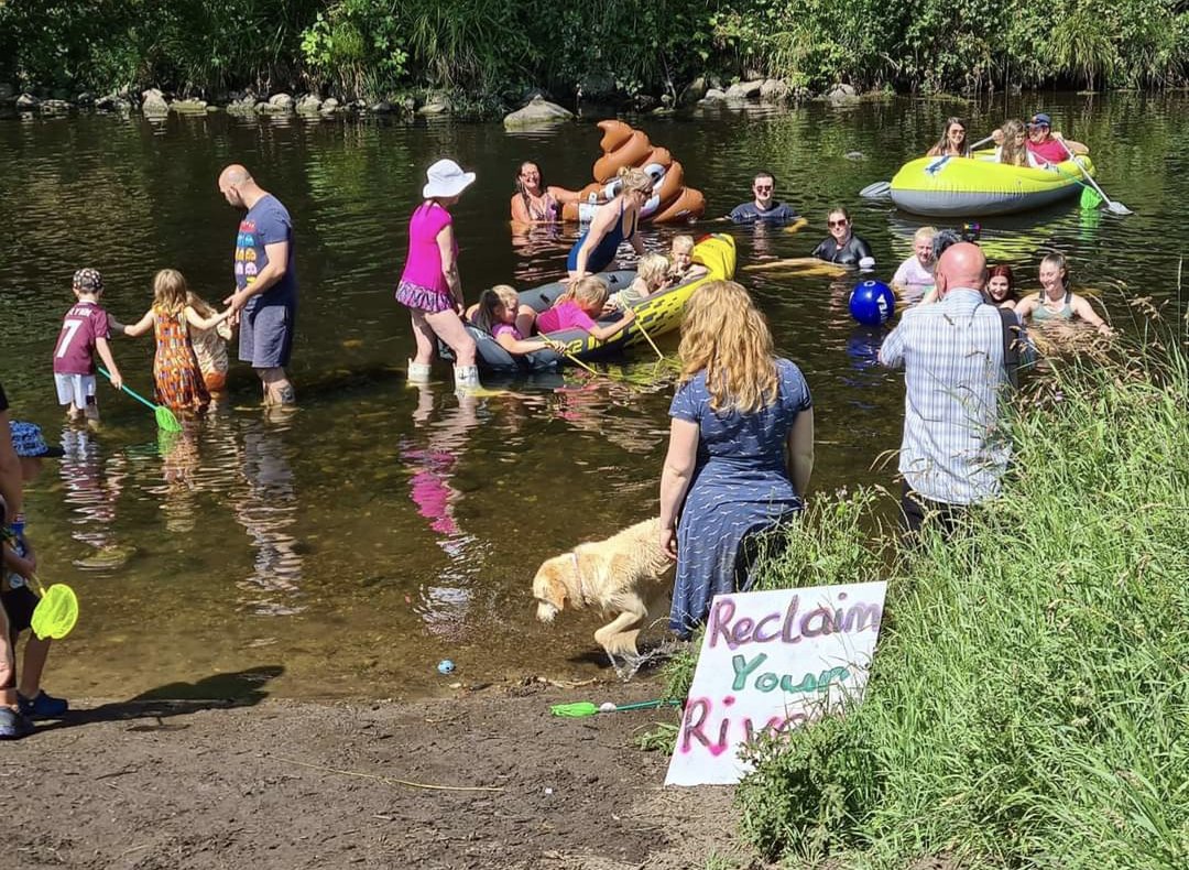 Action4Almond's tweet photo. Help to support your local river by signing up for @ForthRiversT's 'Outfall Safari' programme. If you are interested in taking part and helping to locate pollution issues in the River Almond, please follow the link to FRT's short survey form below.
https://t.co/rNlQjBOiBN https://t.co/49tqXd27yl
