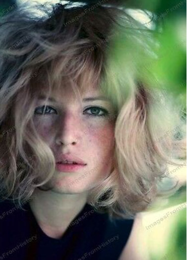 pillibj's tweet photo. Intensa.
Ironica.
Bellissima.
Aveva tutto.
L'archetipo dell'attrice contemporanea.
Arrivederci Monica.
#MonicaVitti https://t.co/rP35paSrLY