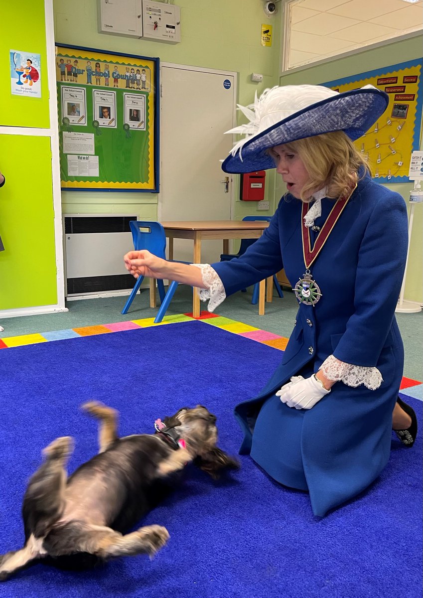 HSOFSURREY's tweet photo. Learning new skills with Gizmo the school dog. I was really impressed by the dedicated and brilliant staff at this short stay school.

#thehighsheriffofsurrey #fordwaycentre #everychildincluded https://t.co/OjU4DMKDsX