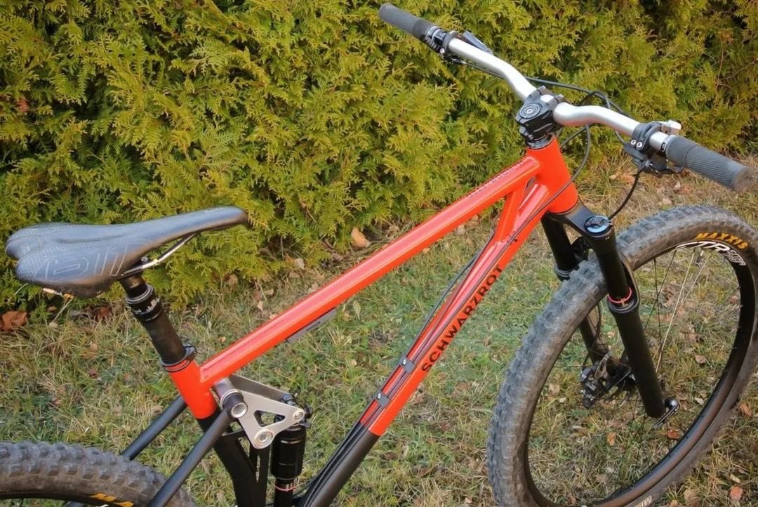 steelisrealmtb's tweet image. Full steel.... like FULL STEEL FS from Rideschwarzrot Cycles and like the model name the C4 its explosive 💥💣 Whats your thoughts on this beast? 🥰
#rideschwarzrot #steelisrealmtb #framebuilding #flexpivot #downcountry #steelisreal #ridemoreworkless #mountainbiking #mountainbike