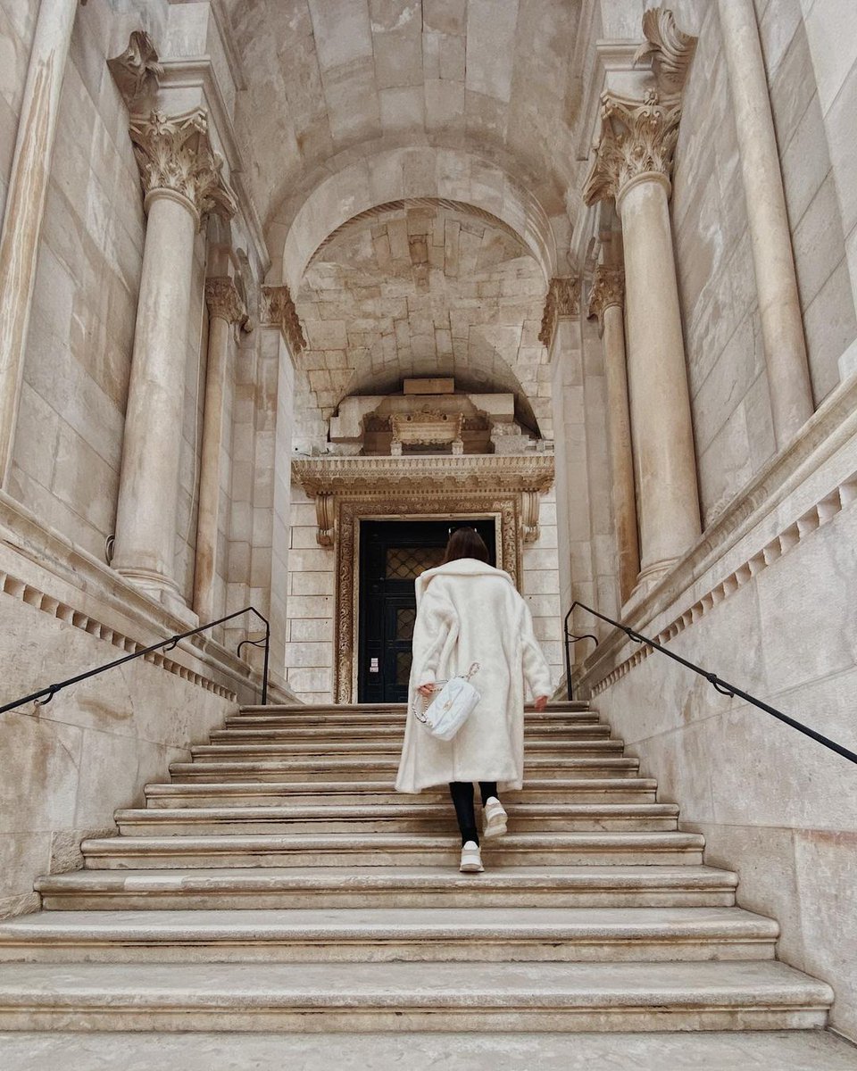 Winter romance in the city of Split ✈

Inspired to experience it in person? ➡ bit.ly/32d0nyb

📸 by: @majafio

#splitcroatia #LeMeridienHotels #destinationunlocked