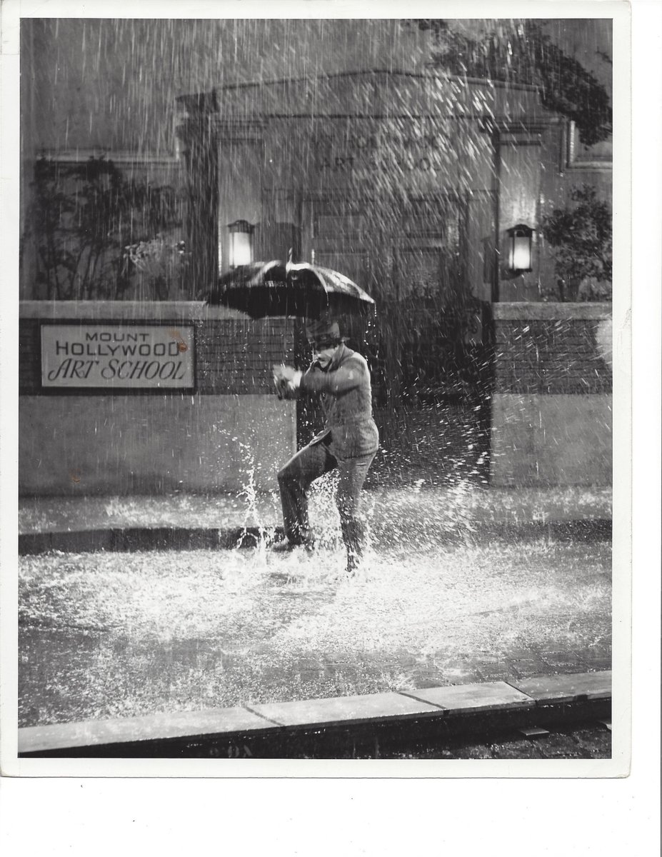 SINGIN' IN THE RAIN tweet media