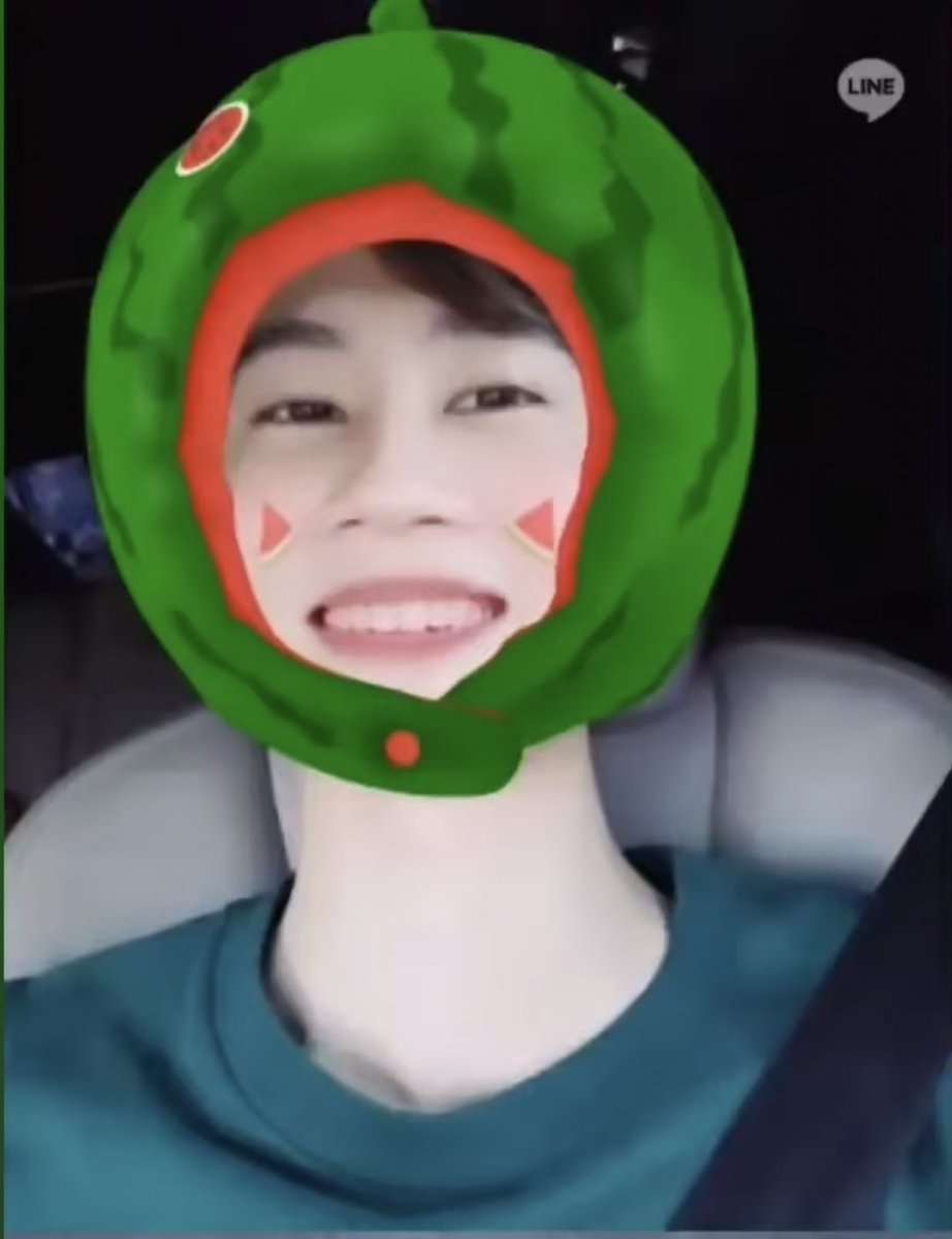 รูปที่ลงเอง                                รูปที่เพื่อนแท็กมา