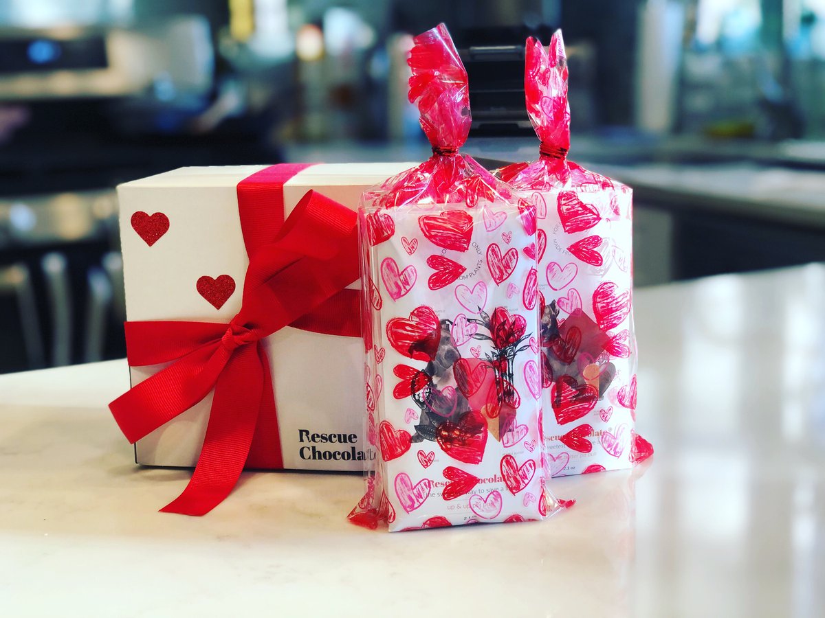 rescuechocolate's tweet photo. Valentine Super Sale 💘 - https://t.co/kjjvswz8Sg #veganchocolate #organicchocolate #bcorp #bthechange https://t.co/guXyz73u8v