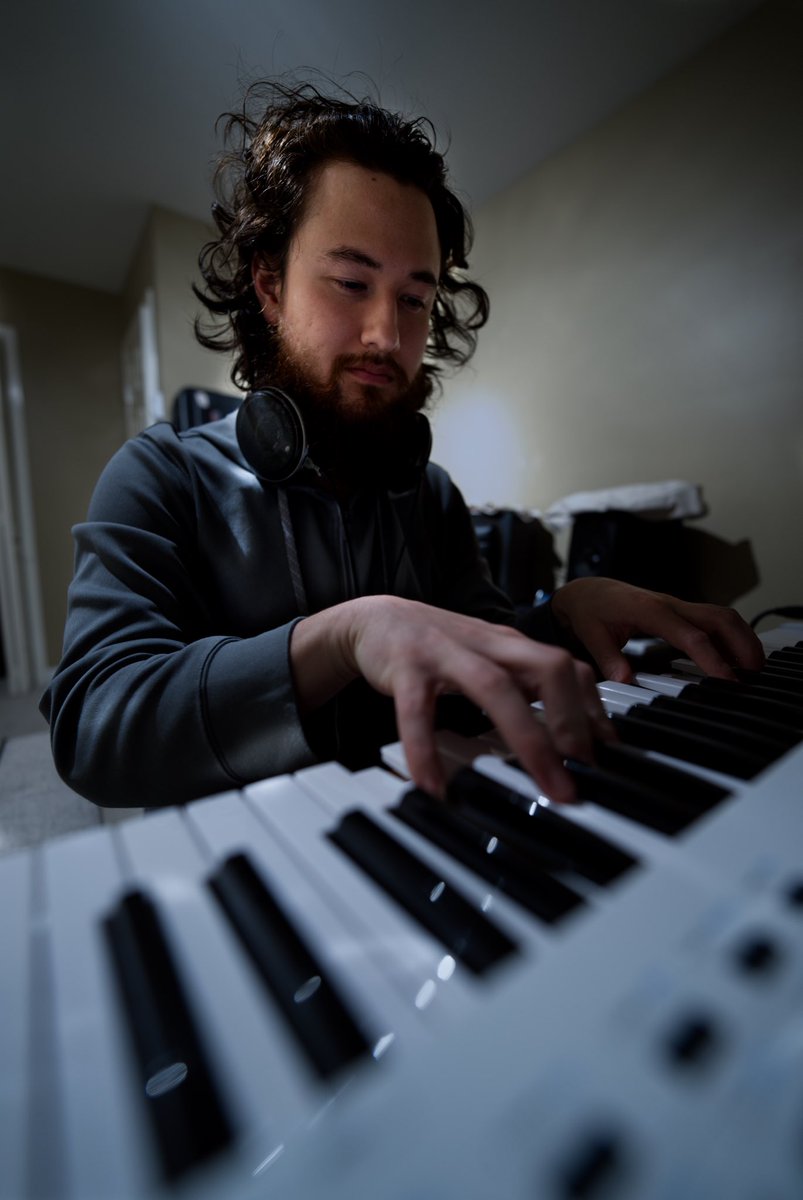 DidiPlusPing's tweet photo. Follow the keys 🎹💙 https://t.co/8LPkZMIFSK