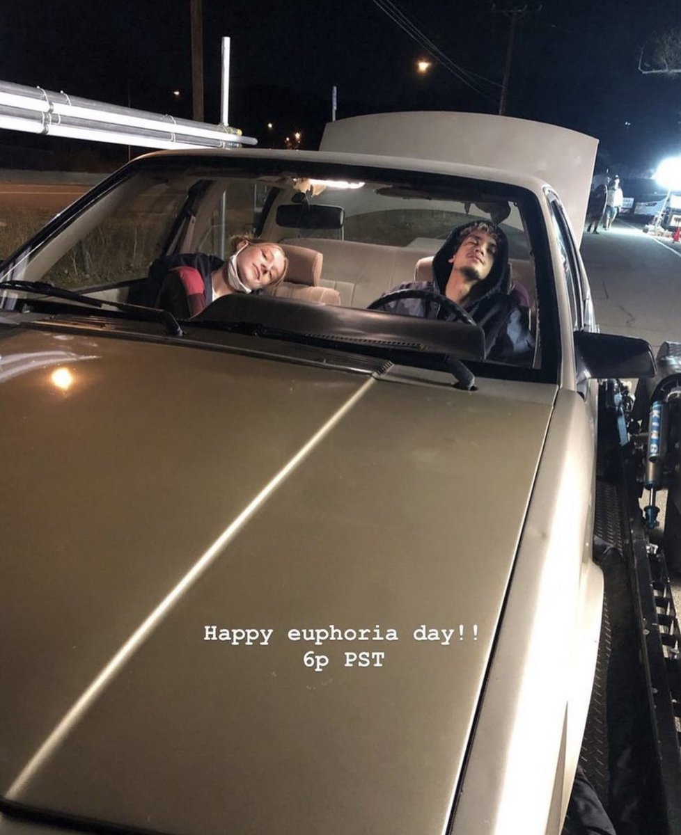 Dominic Fike behind the scenes in episode 4 season 2 of Euphoria