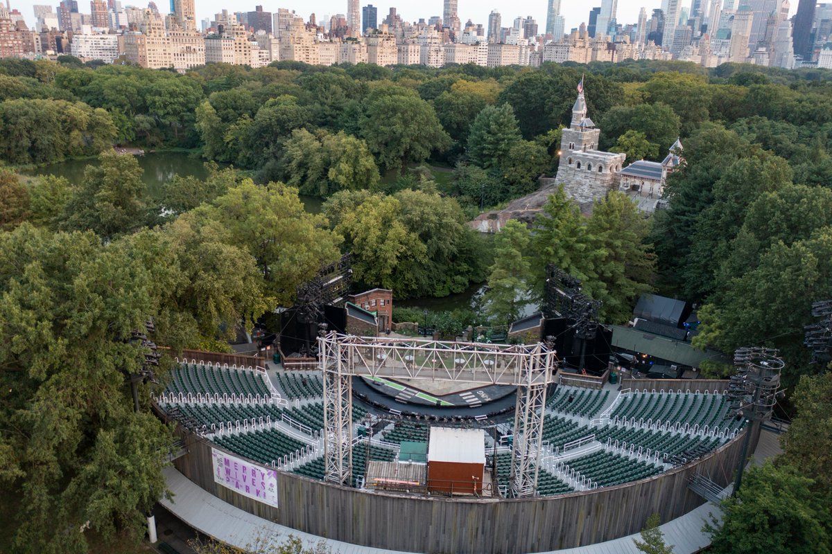 Free Shakespeare in the Park ‘22:

Richard III
Directed by Robert O’Hara
Featuring <a href="/DanaiGurira/">Danai Gurira</a> 

Public Works’ AS YOU LIKE IT
Adapted by @shainataub &amp; <a href="/laurie_woolery/">Laurie Woolery</a> 
Music &amp; Lyrics by @shainataub 
Original Choreography by @sonyatayeh
Directed by <a href="/laurie_woolery/">Laurie Woolery</a> 
📷:Steve Brown