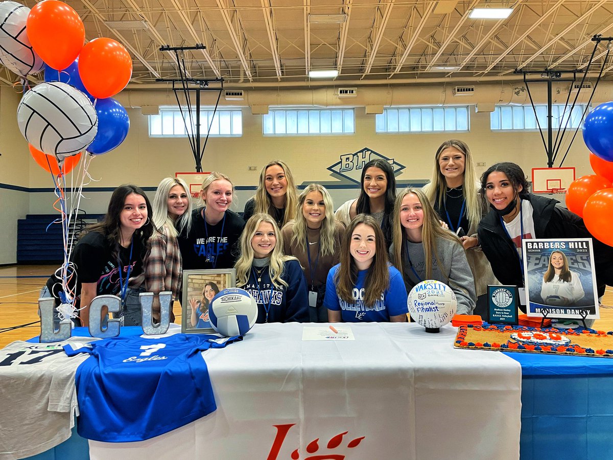 BarbersHillVB's tweet photo. Congratulations to our very own @Madison_Danley for signing with Louisiana Christian University! We are so proud of you!!! #WingsUp🤙 #EFH 🦅 #NationalSigningDay ✏️ https://t.co/k6j3REYJQd