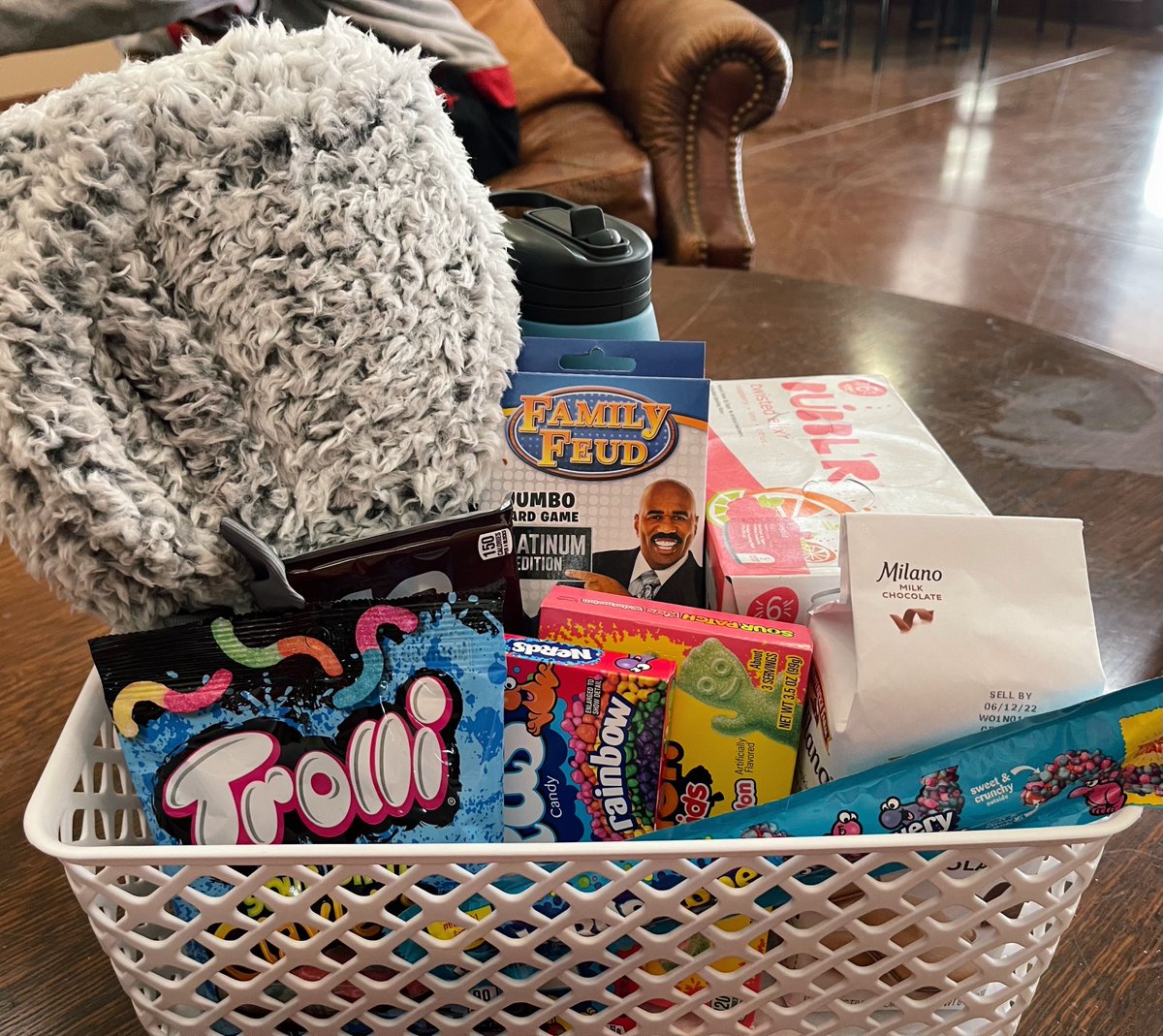 campuslodgecol's tweet image. WIN IT WEDNESDAY! 
We are giving away this snow blizzard basket to one of our wonderful residents! 
Here is how to enter: 
1. like this photo 
2. share to your story 

Winner will be announced by 5pm!