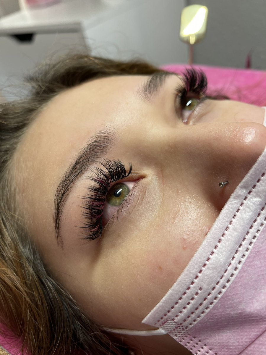 briannaa_munozz's tweet photo. I’m a lash tech that goes to The University of Texas at Austin. I live in west campus and I’m trying to find clientele <3 ig// @beauty.by.brianna__
#UTtwitter help me out pls retweet ✨ #UTfollowtrain https://t.co/cQSbyedMW3