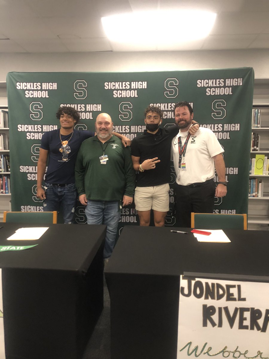 Sickles Football Alumni (@shs_gryphons) on Twitter photo We are super proud of these Gryphons! This morning <a href="/jakariwilliam16/">Jakari Williams</a> signed with <a href="/DeltaStateFB/">#DSUFamily</a> and <a href="/phreej5/">🕷️</a> signed with <a href="/WebberFB/">Webber Int'l University Football</a>! #GryphonGang #NSD2022 We are super proud of these Gryphons! This morning <a href="/jakariwilliam16/">Jakari Williams</a> signed with <a href="/DeltaStateFB/">#DSUFamily</a> and <a href="/phreej5/">🕷️</a> signed with <a href="/WebberFB/">Webber Int'l University Football</a>! #GryphonGang #NSD2022
