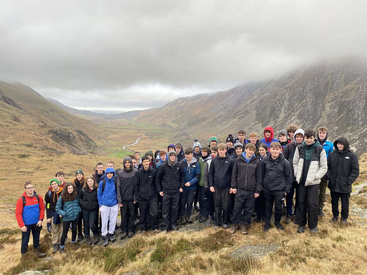 daearire's tweet photo. Diwrnod llawn Daearyddiaeth 😍
Cwm Idwal a Betws y Coed
@Ysgol_Glantaf https://t.co/wvlvEShn3R