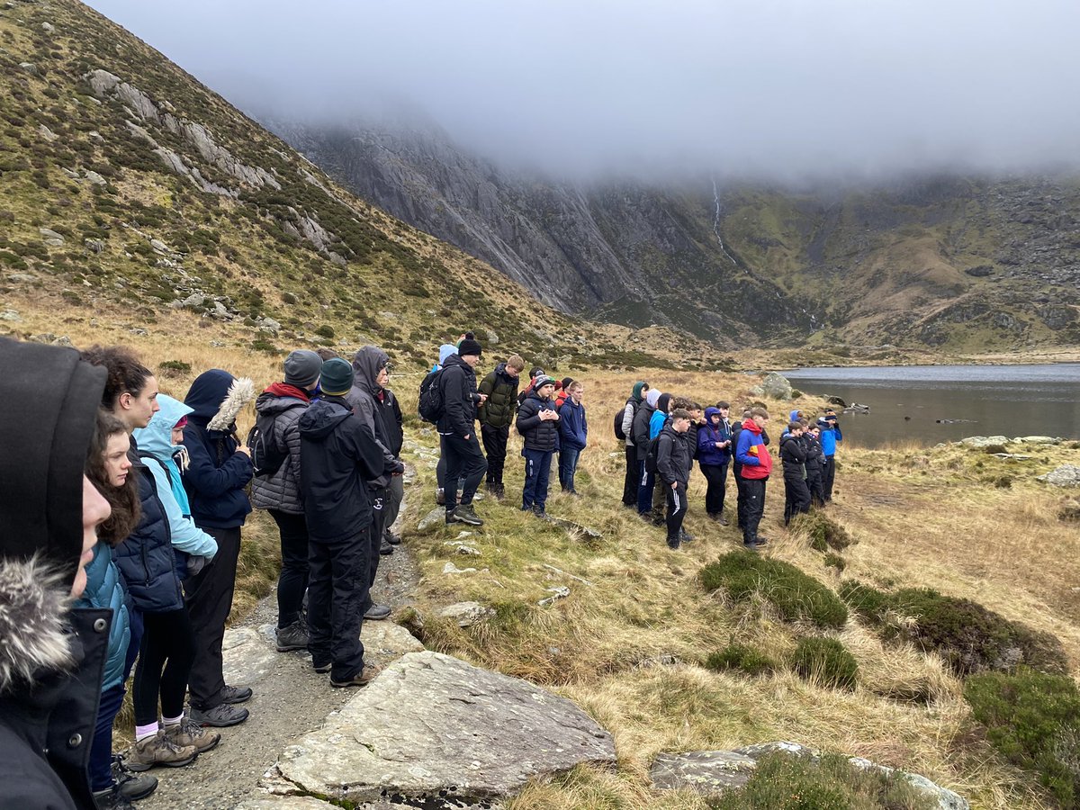 daearire's tweet photo. Diwrnod llawn Daearyddiaeth 😍
Cwm Idwal a Betws y Coed
@Ysgol_Glantaf https://t.co/wvlvEShn3R