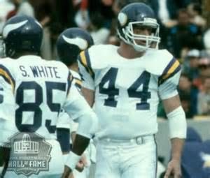 Happy birthday to Bemidji-born (and former Viking) HoF TE Dave Casper!!!  