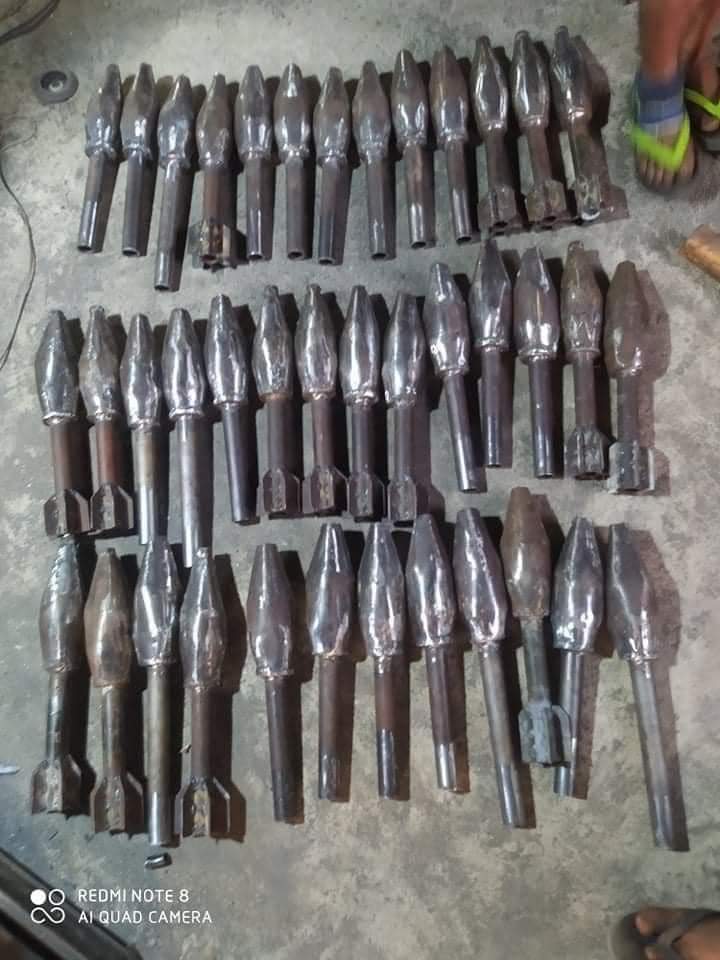 war_noir's tweet photo. #Myanmar (#Burma) 🇲🇲: Some photos of the production of handmade ~60mm mortar bombs & the tube by People's Defence Forces (#PDF) in #Monywa, #Sagaing.
These photos were taken before the fuses was inserted and the explosive contents was filled.
#WhatsHappeningInMyanmar
#Feb2Coup https://t.co/dhGioO7zUz