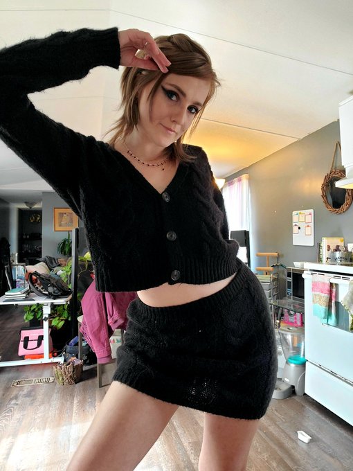 Love this outfit!! https://t.co/uxuvsPJikH