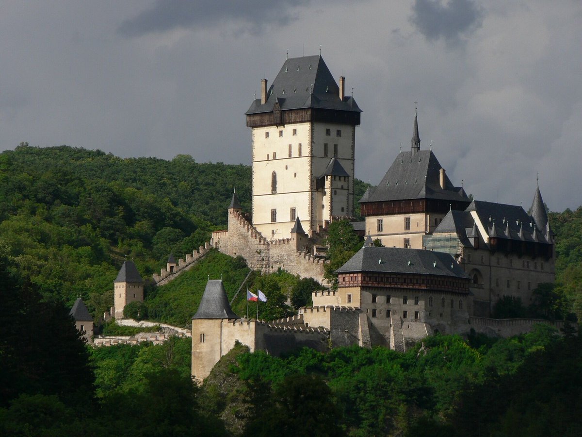 lookforplace's tweet photo. #Karlstejn #Charles #Castle #Czech #Republick #Travel https://t.co/MzzP65oCmK