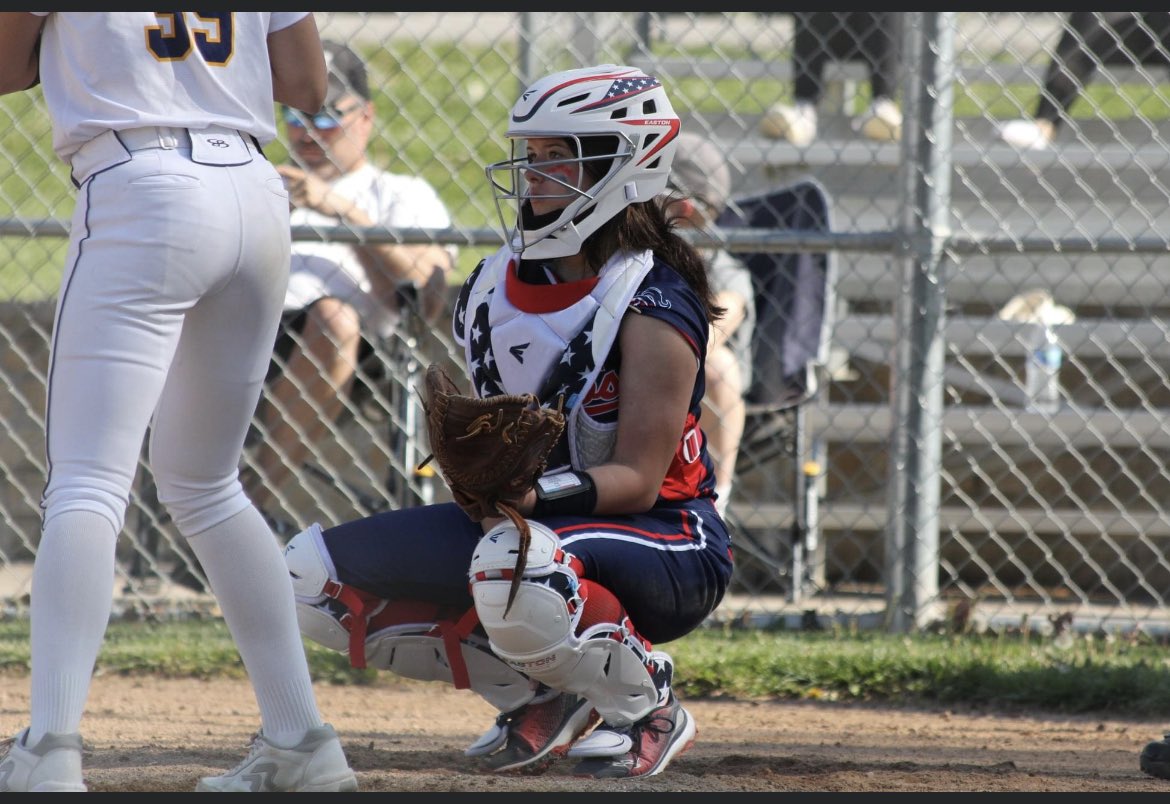 TbsaWahoos07's tweet image. Happy national catchers day to these 2! They definitely make it easier on our coaching staff.  #Fieldgenerals                              #studs                                      #mightyarethewomen                  #tbsawahoos’07🥎💪🏻