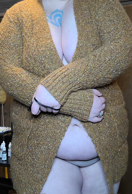 This is snuggling weather 🌨 #SellingContent #BBW #nsfwtwt https://t.co/WkRr6pxxTP<a href="/tag/sellingcontent"class="tags">#SellingContent</a><a href="/tag/bbw"class="tags">#BBW</a><a href="/tag/nsfwtwt"class="tags"><span>#nsfwtwt</span></a>