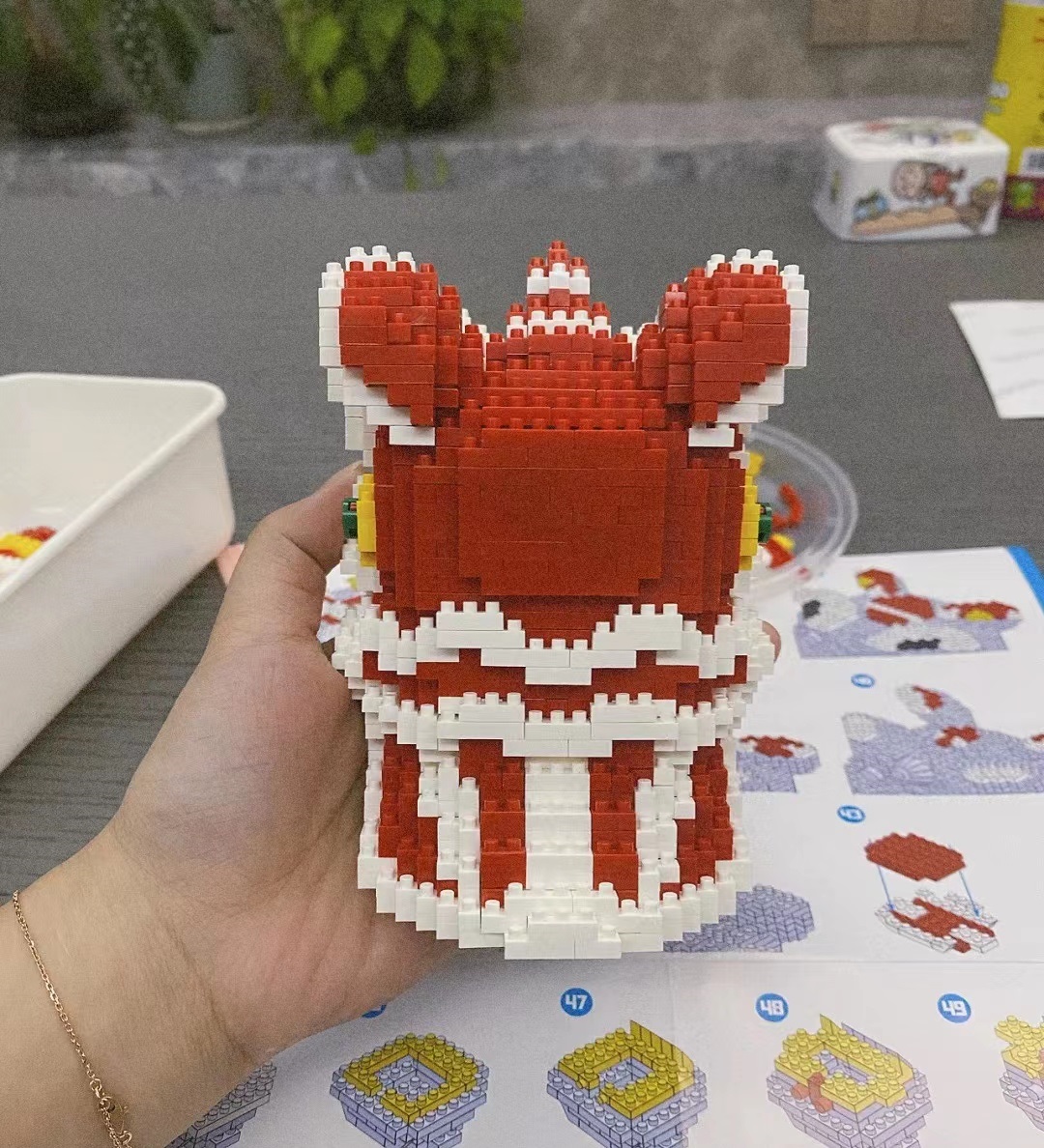 NaturaleNovus's tweet photo. Yesterday was the first day of Chinese New Year, and I received my fifth wedding anniversary gift from my husband. I finally finished this work.I liked Ali 10 years, and I also completed a very happy task in ALI & HIS FRENS discord,You can join us ,https://t.co/8t9TAeHHNn https://t.co/PkQmFMrDKZ