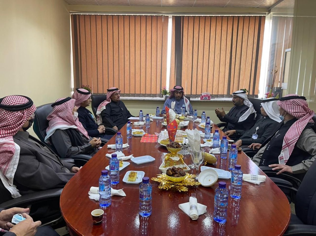 قام سعادة مدير عام الموراد البشرية بالجوف  الأستاذ نايل الرويلي والفريق المرافق بزيارة الجمعية التعاونية متعددة الاغرض بالقريات حيث التقى رئيس مجلس الإدارة الأستاذ عميد الغبين وعدد من أعضاء مجلس الادارة كما إطلع سعادته على إنجازات الجمعية وعدد من المساهمات التي قامت الجمعية بها