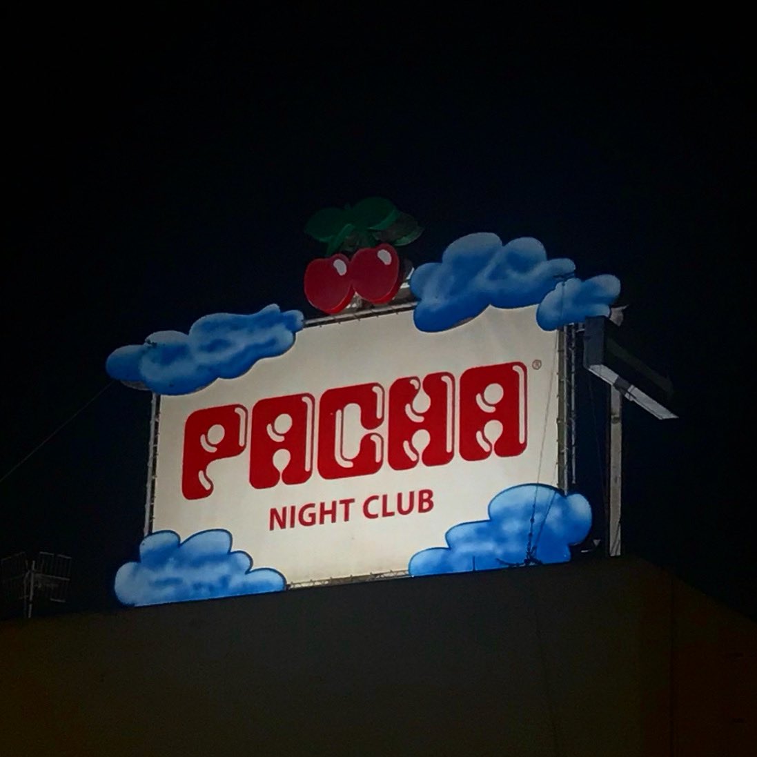 📍Favorite place on earth #pachaibiza #Ibiza2022 #pacha #sun #paradise #summeriscalling #exploreibiza #pachavibe #newyear