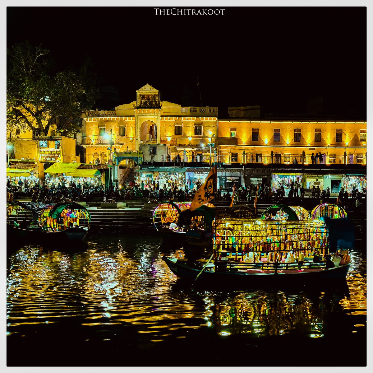 The true divinity which enlightens the heart.🧡
Mesmerizing night view of #Ramghat #Chitrakoot . #DekhoApnaDesh #IncredibleIndia <a href="/incredibleindia/">Incredible!ndia</a> <a href="/MPTourism/">Madhya Pradesh Tourism</a> <a href="/MinOfCultureGoI/">Ministry of Culture</a> <a href="/tourismgoi/">Ministry of Tourism</a>