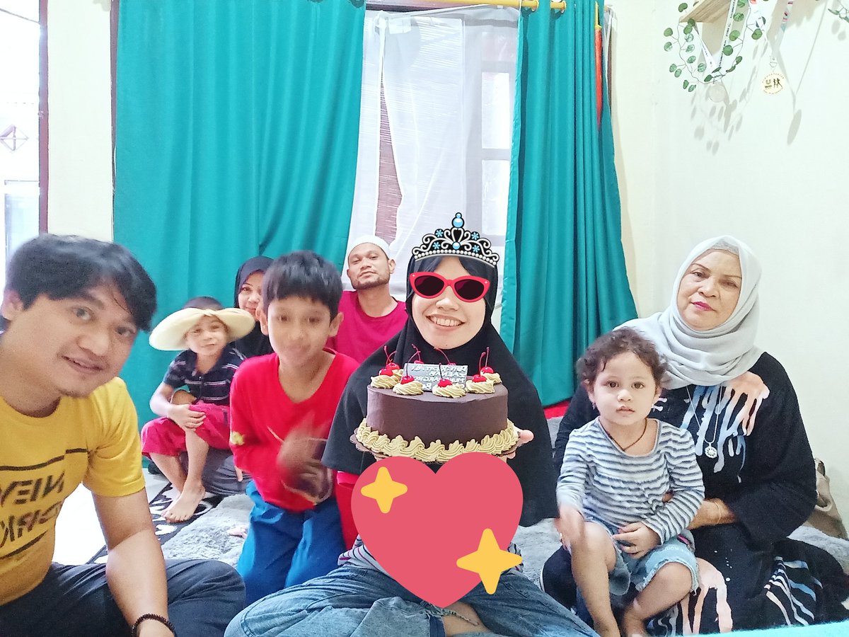 Fatima30013's tweet photo. Yang paling berharga .... https://t.co/kKUOiwIqlt