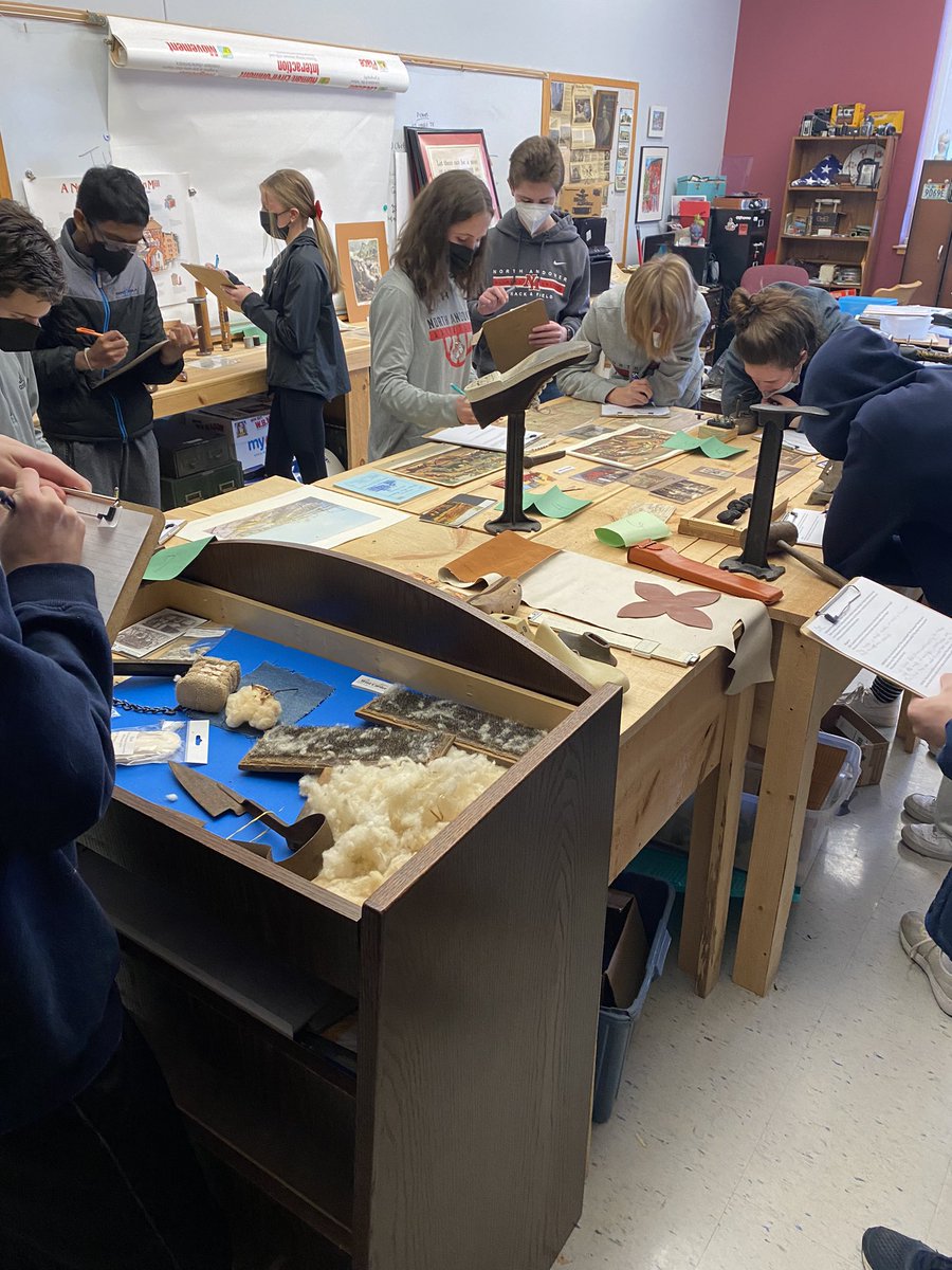 BrianSheehy's tweet image. AP World doing a museum walk on the Industrial Revolution #objectbasedlearning #historyteacher #sschat