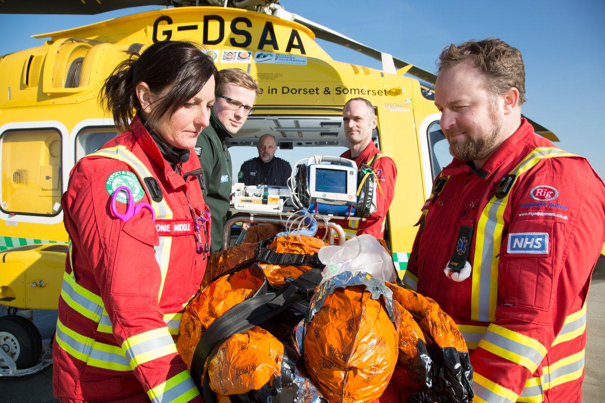 BlizzardEMS's tweet image. #Reflexcell™ is 400% warmer than synthetic material blankets &amp;amp; 150% warmer than down-insulated garments &amp;amp; bags.Why would you buy any other blanket? Pack your #Blizzard #Blanket now #hypothermia #prevention #firstaid #prehospitalcare #survival #MedTwitter #winter #snow #mountains