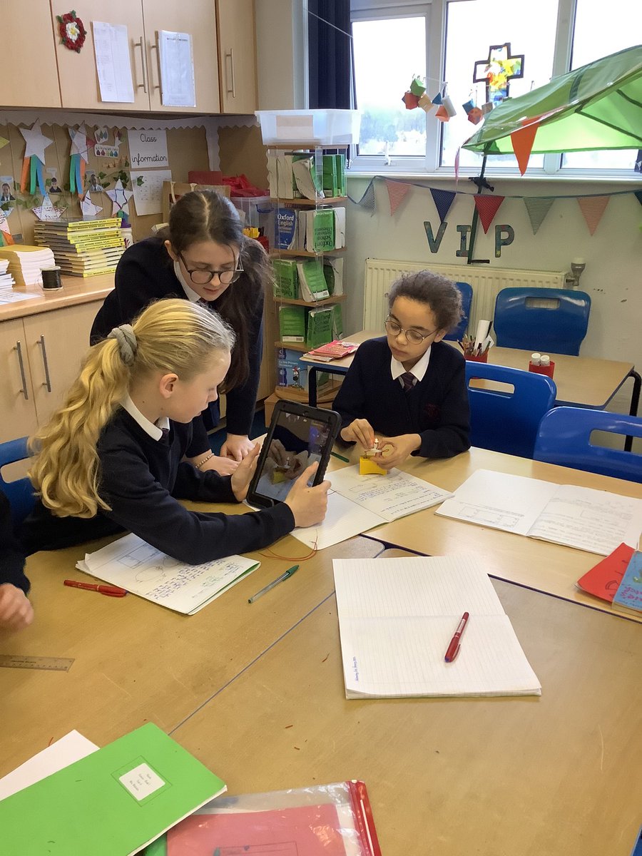 MrsMalcolmStAug's tweet photo. This afternoon, year 6 are using last weekβs plans to investigate the impact wire length has on the brightness of a bulb #staugscience @MrsGuest4 https://t.co/gXg2eGLMmn