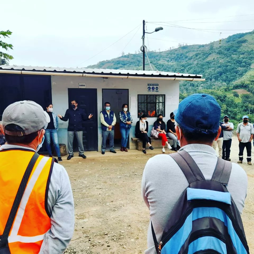KleverSanchezA's tweet photo. El día de ayer se mantuvo una reunión con los trabajadores del GAD, con la finalidad de socializar la planificación anual y trabajar de manera coordinada fortaleciendo la comunicación
#Trabajo #Olmedo #Loja https://t.co/mbQ6Hhi0f7