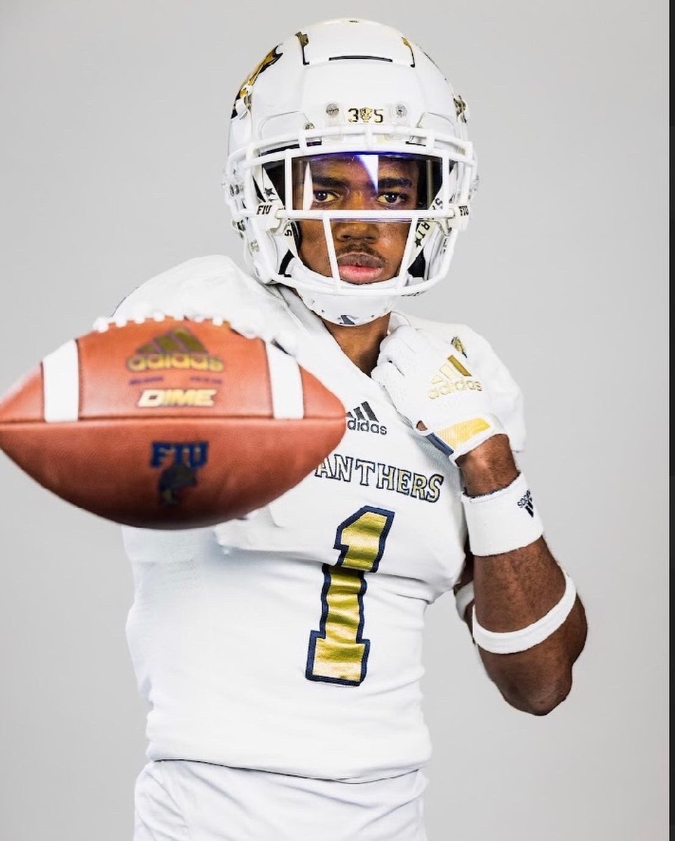 Officially a panther🐾❗️✍🏾 <a href="/CoachMikeMac/">Coach Mike MacIntyre</a> <a href="/ArturoFreeman/">Arturo Freeman</a>