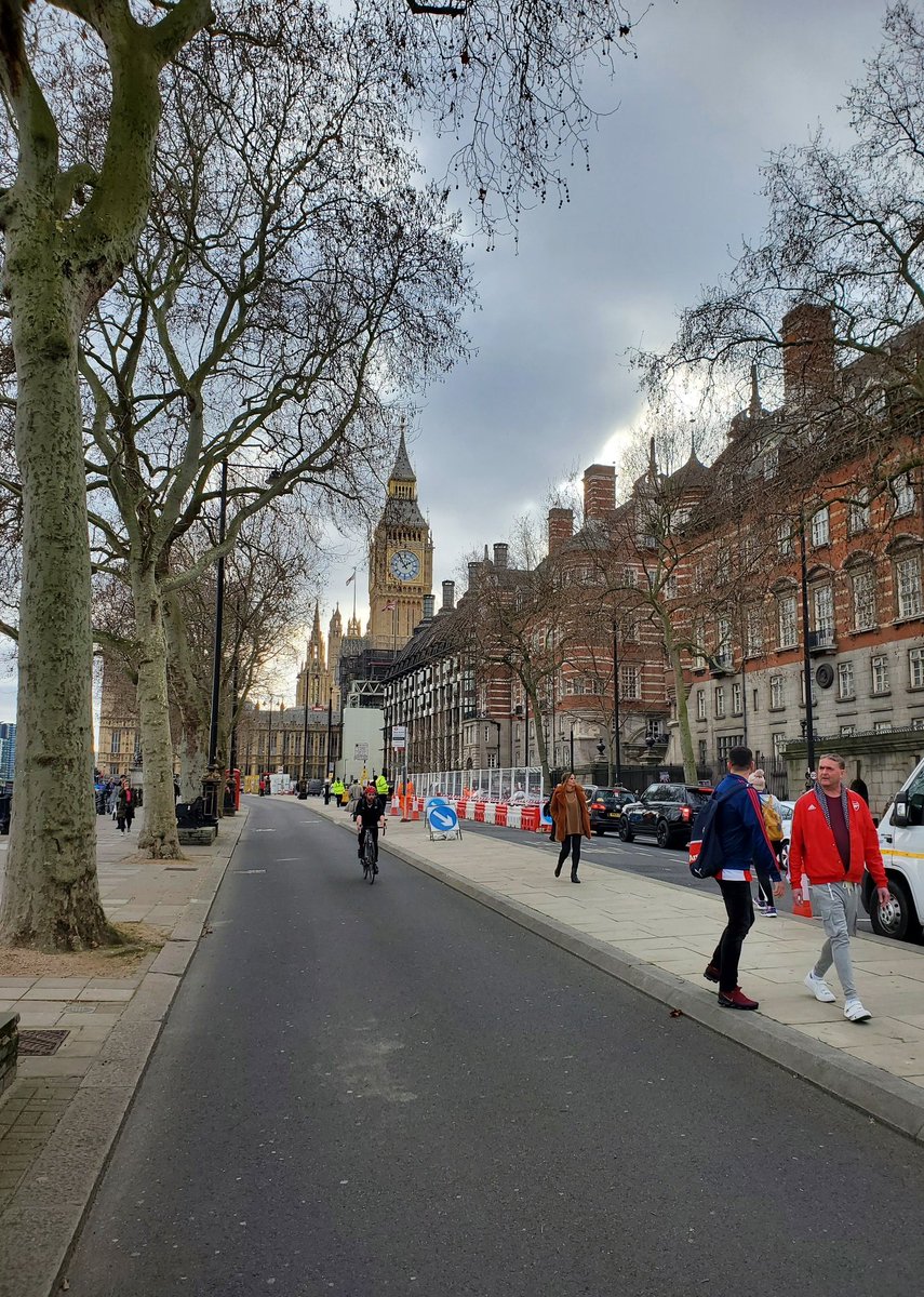 _walkeran's tweet photo. It was worth the wait! #BigBen #parliament #QueenElizabethTower https://t.co/KiXS5KnhPs