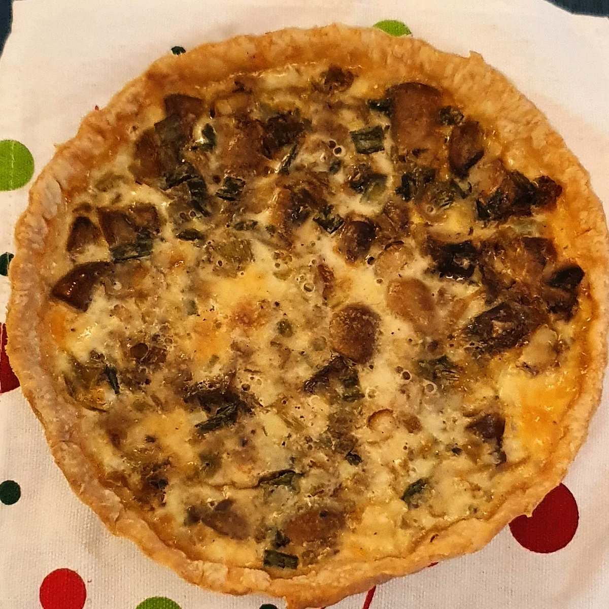 PayalSMadan's tweet photo. Another dear friend who is vegetarian &amp; couldn't savour the curries I was making last week requested these items- onion-mushroom-cheese quiche, carrot-zucchini-nut-seed bread. Quite enjoyed myself today 😊🥂🍽 

#thecurrystorybypayal #homechef  #lovebaking #bakesale #joyofbaking https://t.co/v46GrrSNAg