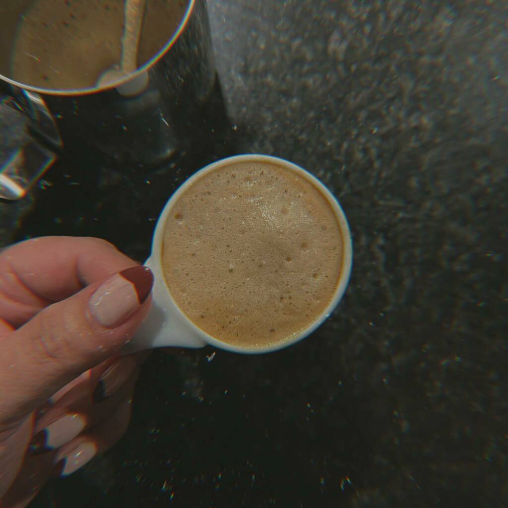 kmarie_writes's tweet photo. morning esp.

#coffeeaddict #espresso #doppio #coffeelife https://t.co/vsykurJ9Fz https://t.co/pXHc4YsEzf