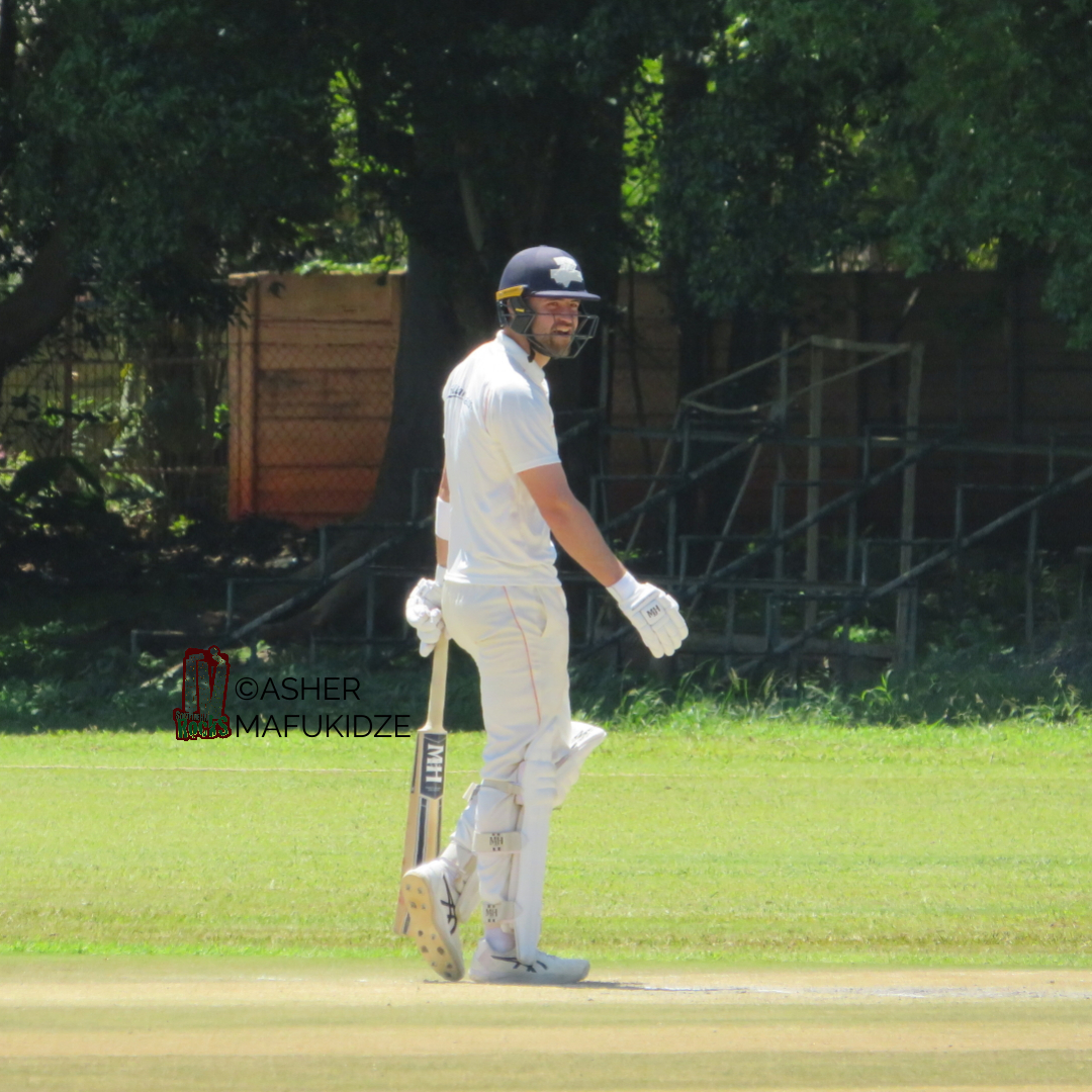Day 3: Drinks! Eagles 123-1 after  35 overs, trail by 223 runs. Fraine 60 and Chibhabha 22 putting up some resistance for the Eagles.

#LoganCup #RCKvEAG #DefendIT