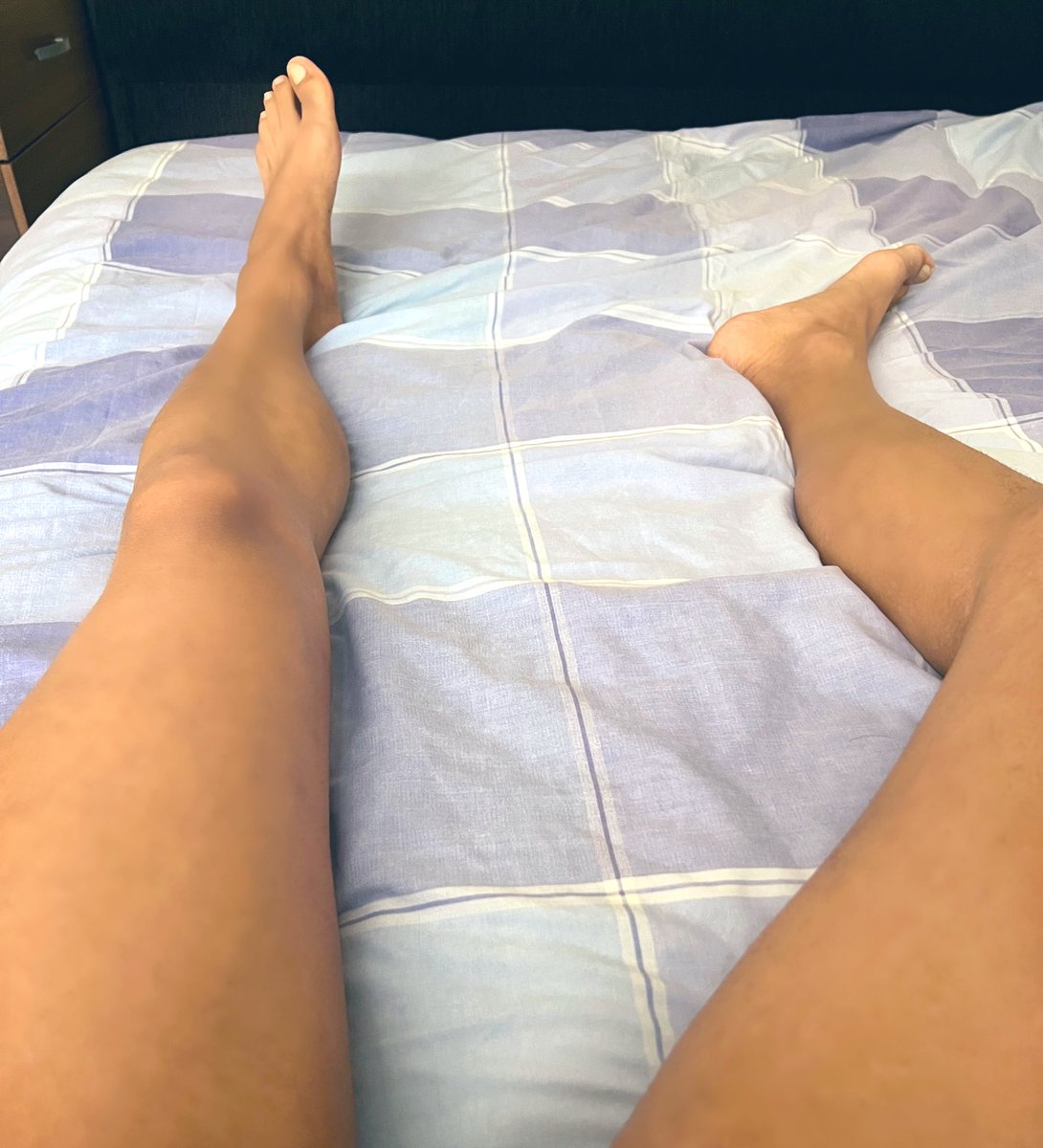 britfeets's tweet photo. legs need a good rub.. 🏋🏽 https://t.co/BXCfuJo5Qv