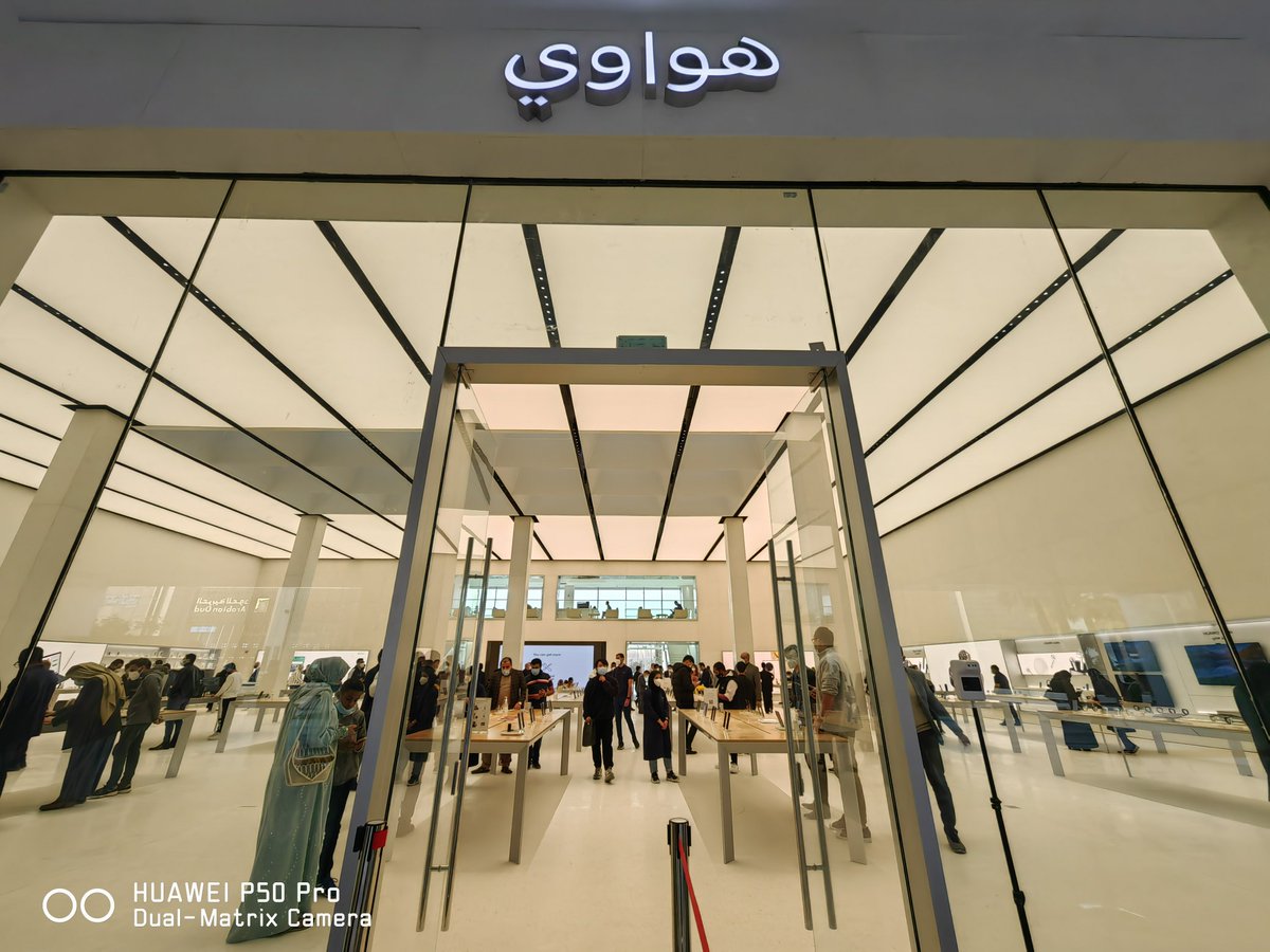 A_Gafes's tweet image. بمناسبة افتتاح أكبر متجر دولي لشركة هواوي في واجهة الرياض 🇸🇦
#مسابقة وسحب على 3 سماعات اذن لاسلكية Freebuds 4i من هواوي 🎁🎁🎁
للمشاركة :
- رتويت
- غرد في هاشتاق #HUAWEIFlagshipStore
- فالكم التوفيق 🙏🤍