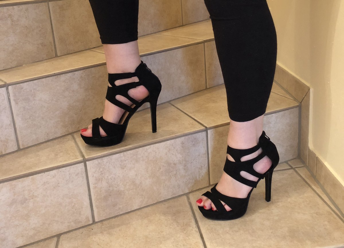 Ich habe wieder Zeit für Cash &amp; Go Treffen in Siegburg/Troisdorf. Wenn Du Loser also bereit bist, Dich von mir abmelken zu lassen, dann melde Dich! Alles Weitere per PN. #cashandgo #loser #abmelken #geldherrin #zahlschwein #findom #paypig