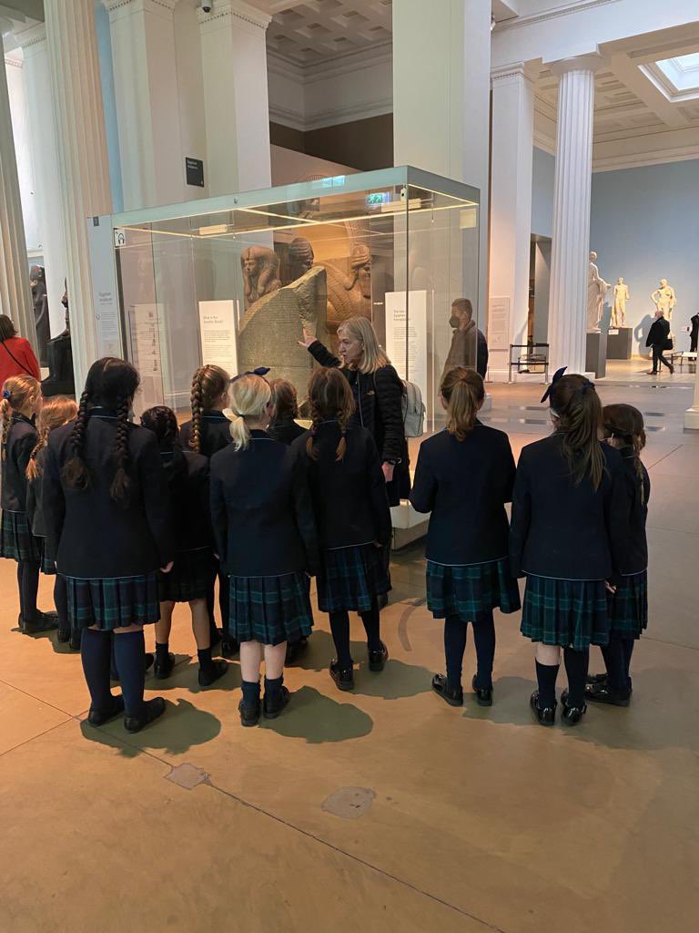 ManorHseSchool's tweet photo. Year 3 had a great time looking at the amazing Egyptian artefacts before lunch.#ALoveofLearning https://t.co/cYbgWH7yJL